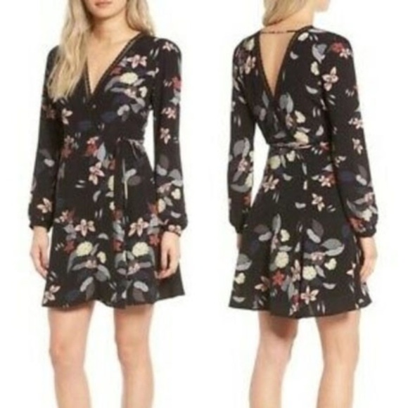 Astr Dresses & Skirts - ASTR The Label Floral Wrap Long Sleeve Dress L